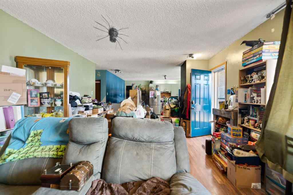 MLS® A2266861 - 325 Aberdeen Avenue  in NONE Carbon, Residential