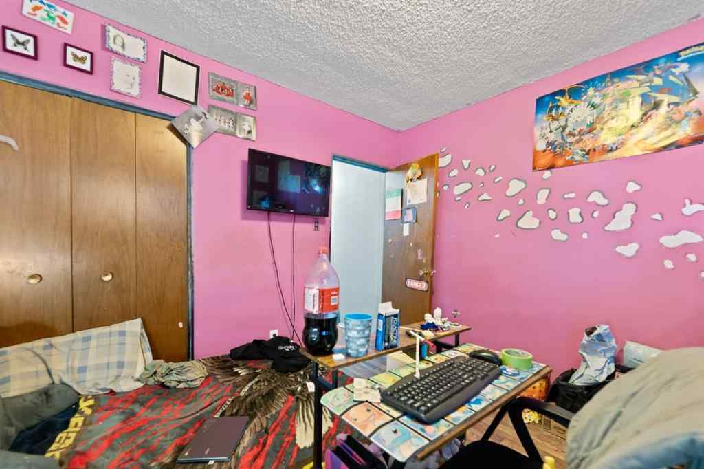 MLS® A2266861 - 325 Aberdeen Avenue  in NONE Carbon, Residential