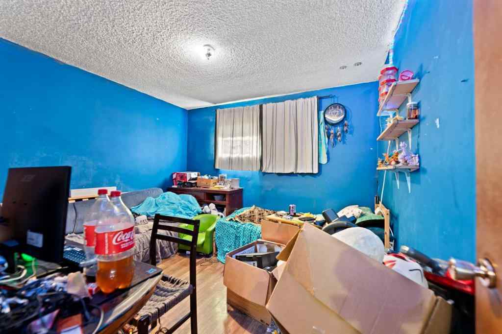 MLS® A2266861 - 325 Aberdeen Avenue  in NONE Carbon, Residential