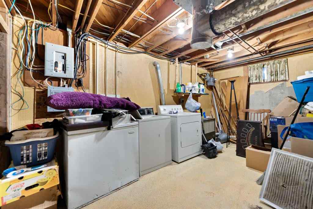 MLS® A2266861 - 325 Aberdeen Avenue  in NONE Carbon, Residential