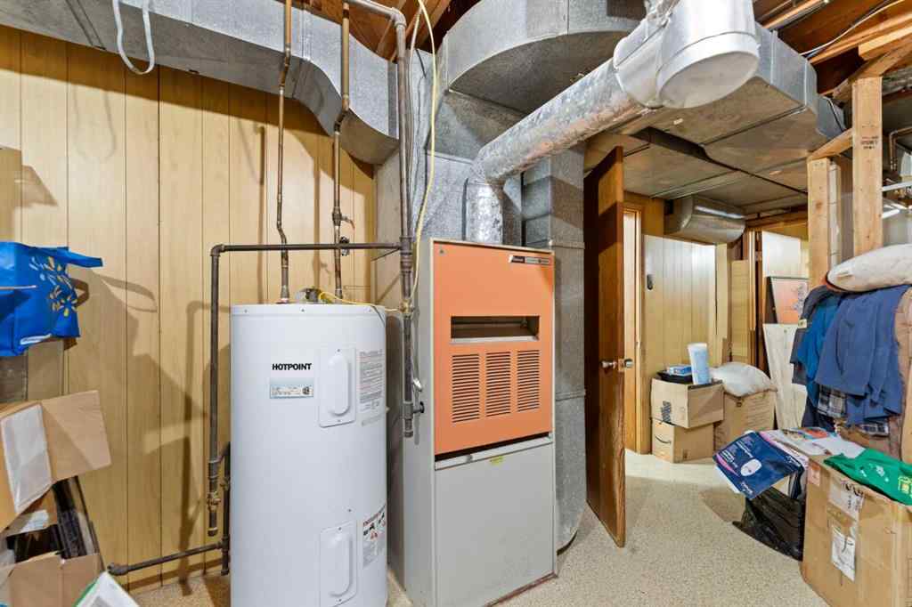 MLS® A2266861 - 325 Aberdeen Avenue  in NONE Carbon, Residential