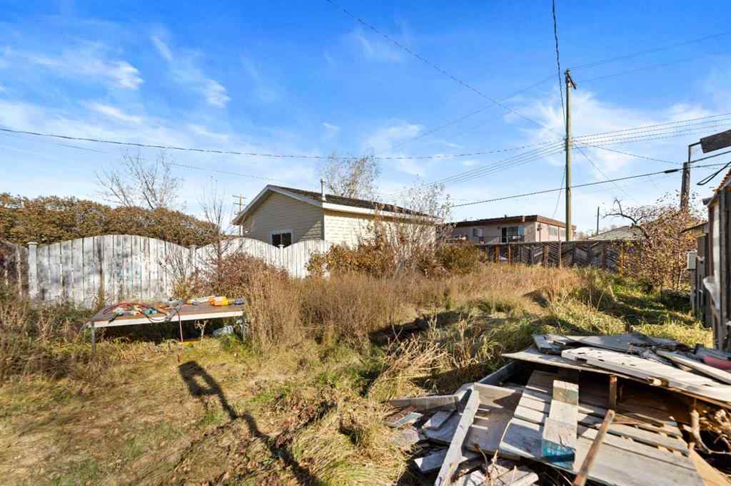 MLS® A2266861 - 325 Aberdeen Avenue  in NONE Carbon, Residential