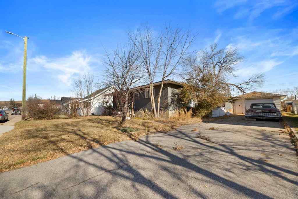 MLS® A2266861 - 325 Aberdeen Avenue  in NONE Carbon, Residential