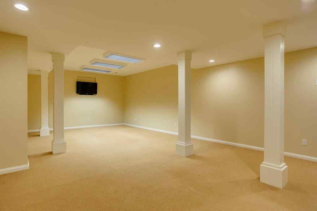 MLS® A2266864 - 126 Eagle Ridge Drive SW in Eagle Ridge Calgary, Residential