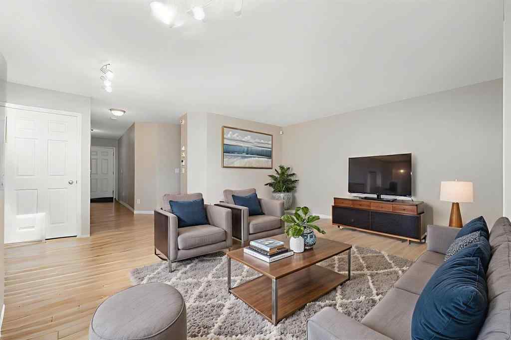 MLS® A2266865 - 152 Royal Oak Gardens NW in Royal Oak Calgary, Residential