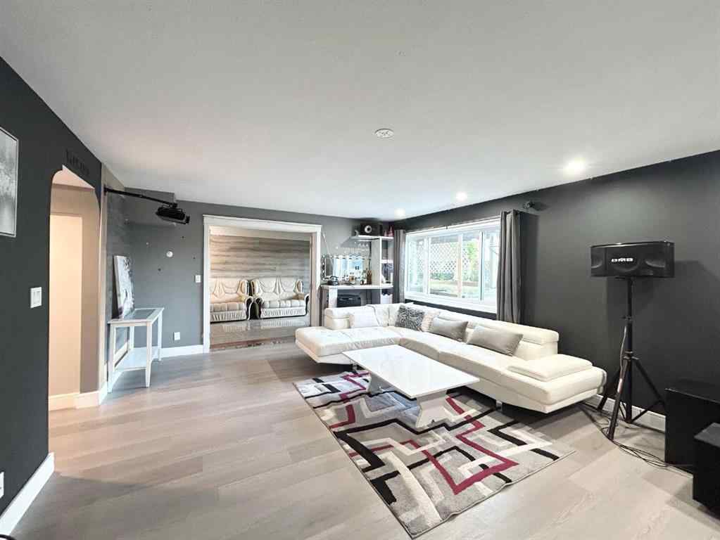 MLS® A2266877 - 305 Lakeside Greens Crescent  in Lakeside Greens Chestermere, Residential