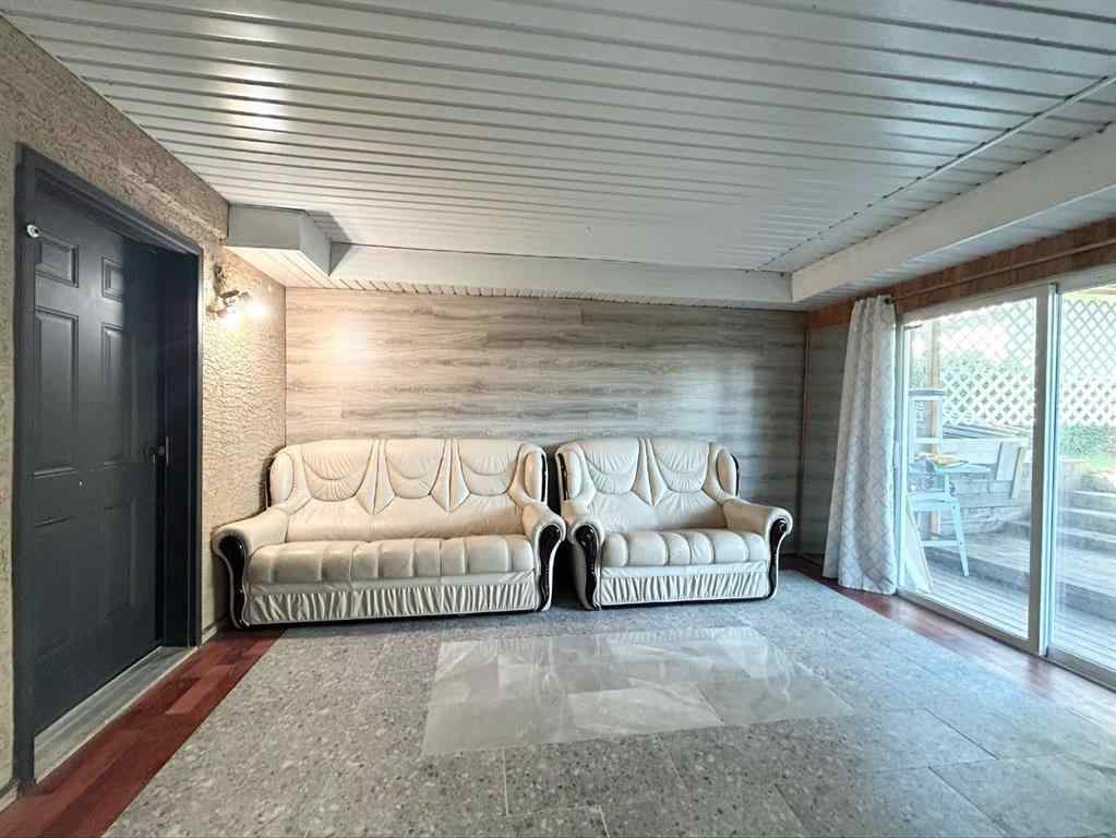 MLS® A2266877 - 305 Lakeside Greens Crescent  in Lakeside Greens Chestermere, Residential