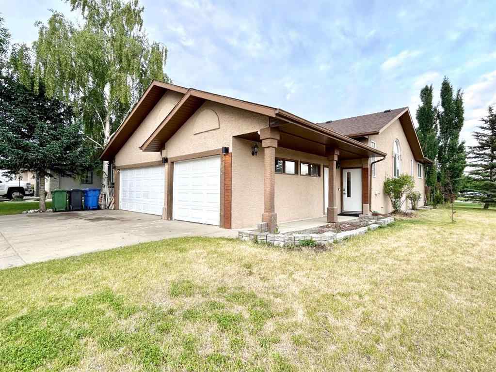 MLS® A2266877 - 305 Lakeside Greens Crescent  in Lakeside Greens Chestermere, Residential