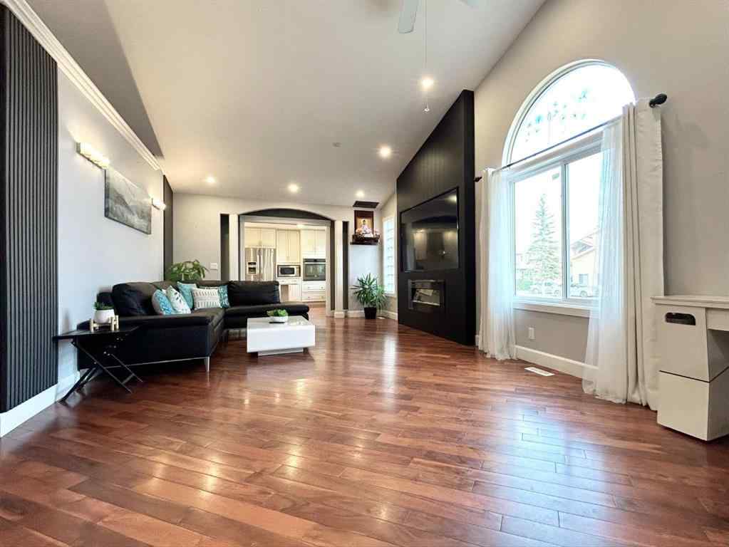 MLS® A2266877 - 305 Lakeside Greens Crescent  in Lakeside Greens Chestermere, Residential