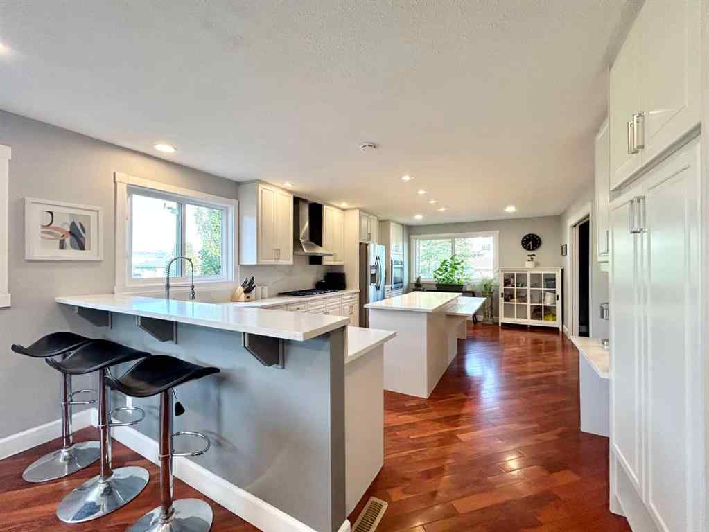 MLS® A2266877 - 305 Lakeside Greens Crescent  in Lakeside Greens Chestermere, Residential