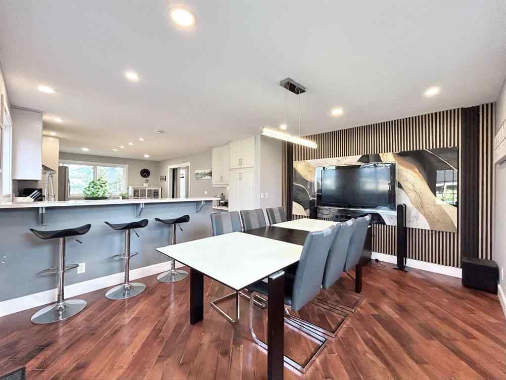 MLS® A2266877 - 305 Lakeside Greens Crescent  in Lakeside Greens Chestermere, Residential