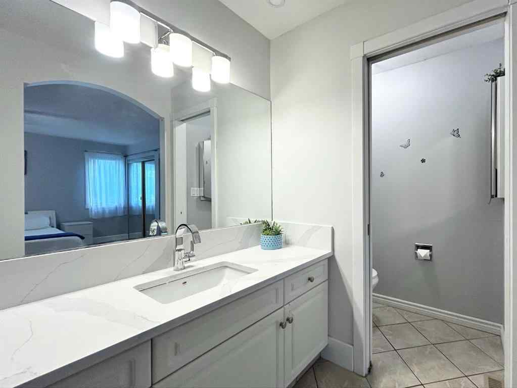 MLS® A2266877 - 305 Lakeside Greens Crescent  in Lakeside Greens Chestermere, Residential