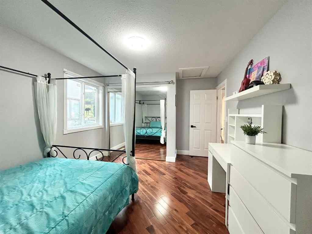 MLS® A2266877 - 305 Lakeside Greens Crescent  in Lakeside Greens Chestermere, Residential