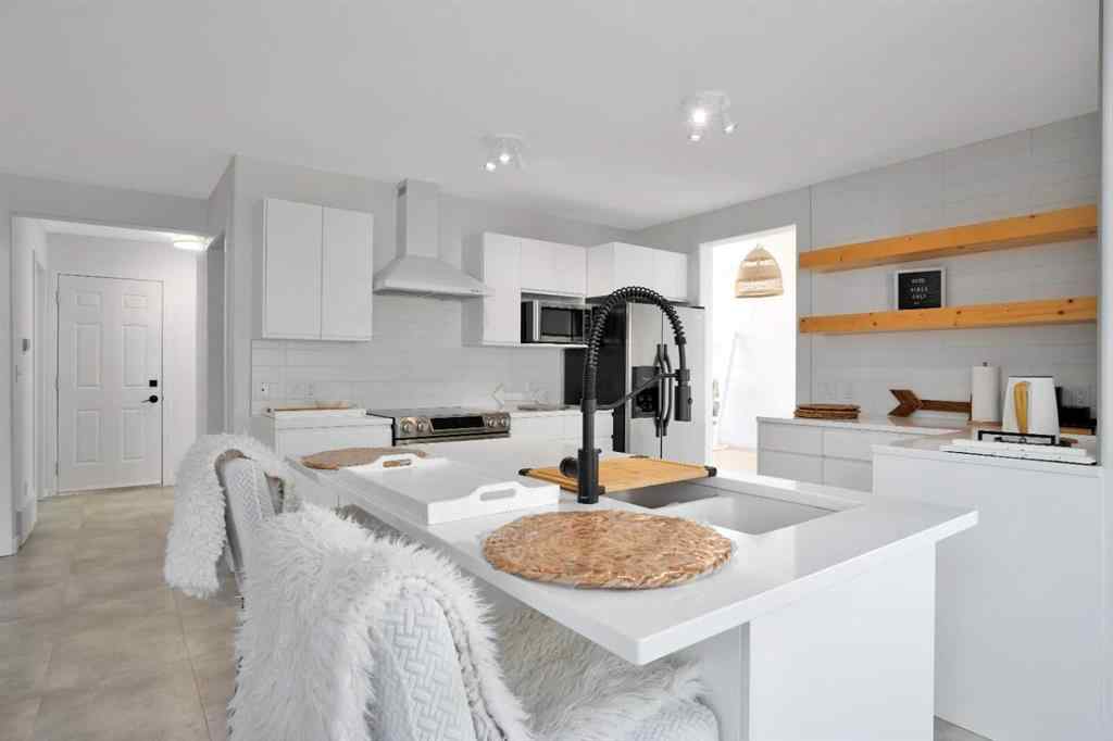 MLS® A2266878 - 15 Pritchard Close  in Pierview Sylvan Lake, Residential