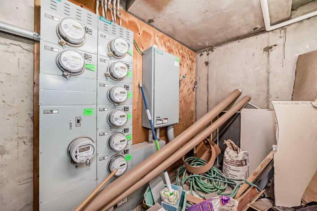 MLS® A2266883 - 7716 bowness Road NW in Bowness Calgary, Commercial