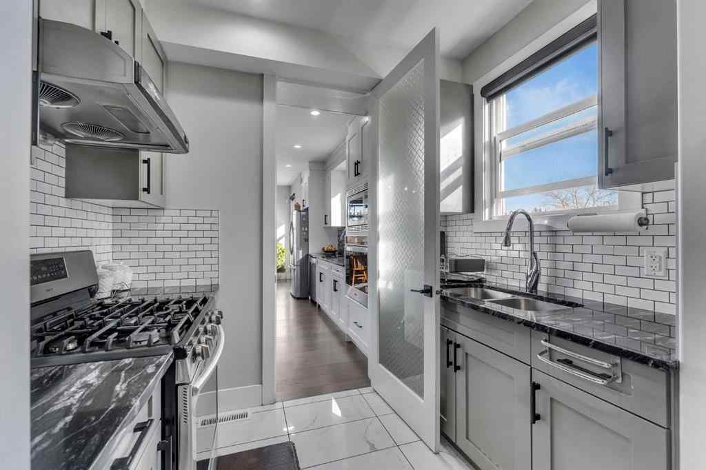 MLS&reg; # A2266884 - 111 Kinniburgh Crescent  in Kinniburgh North Chestermere, Residential Open Houses