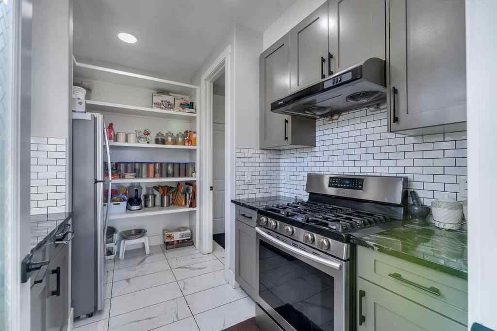 MLS&reg; # A2266884 - 111 Kinniburgh Crescent  in Kinniburgh North Chestermere, Residential Open Houses