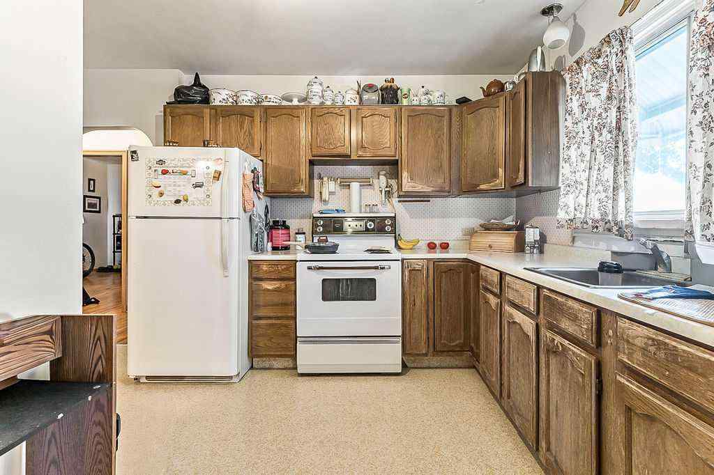 MLS® A2266891 - 2731 Morley Trail NW in Banff Trail Calgary, Residential