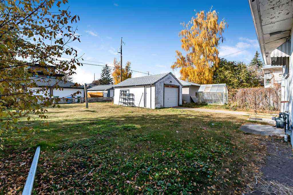 MLS® A2266891 - 2731 Morley Trail NW in Banff Trail Calgary, Residential