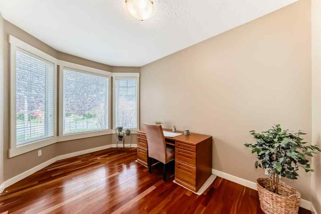 MLS® A2266892 - 160 SIENNA Passage  in Rainbow Falls Chestermere, Residential