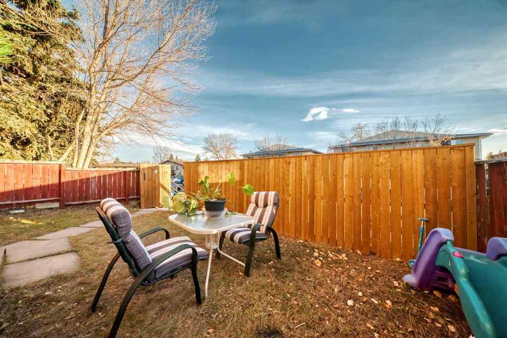 MLS® A2266893 - Unit #3 103 Pinehill Place NE in Pineridge Calgary, Residential