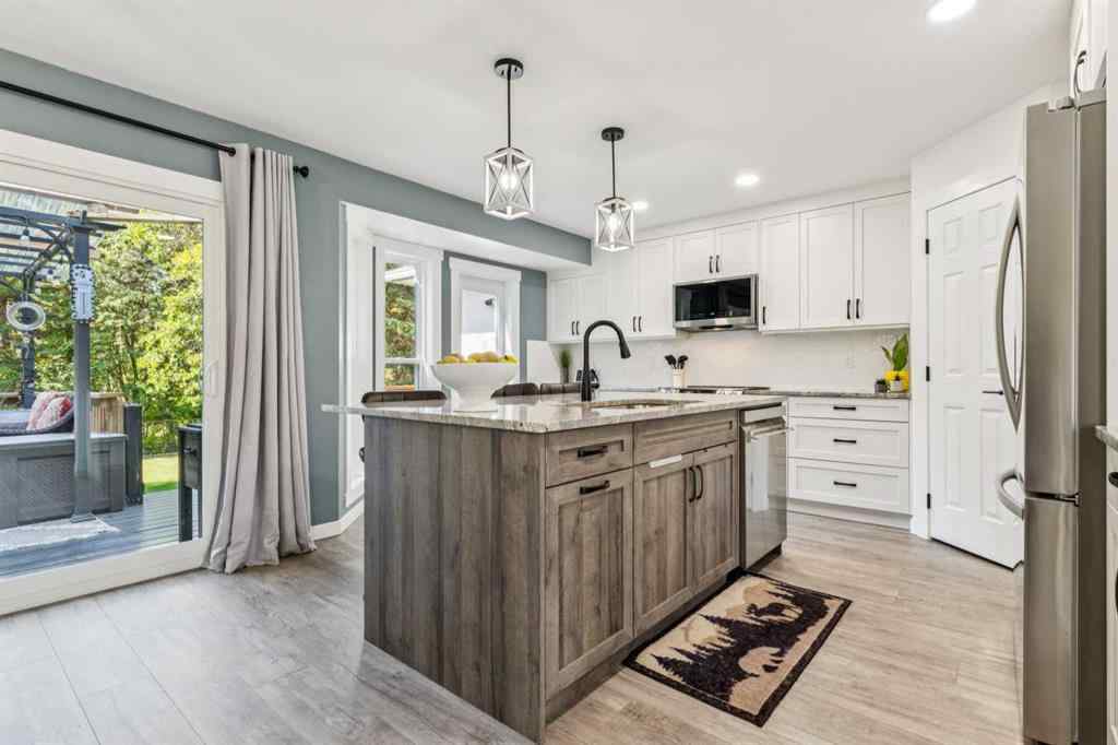 MLS® A2266894 - 5812 63 Avenue  in NONE Olds, Residential