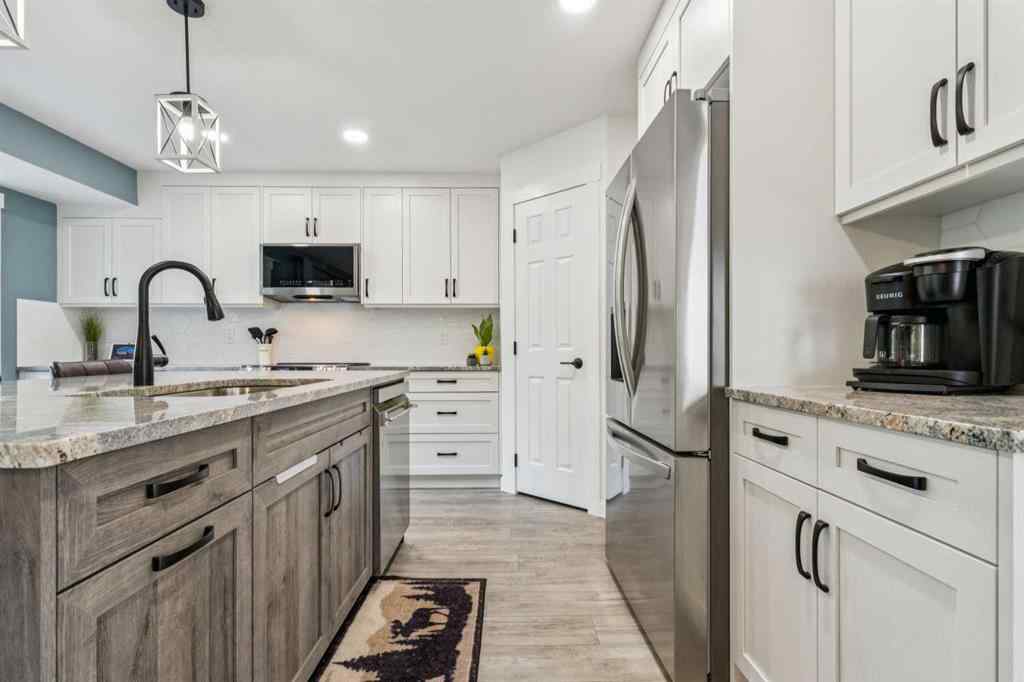 MLS® A2266894 - 5812 63 Avenue  in NONE Olds, Residential