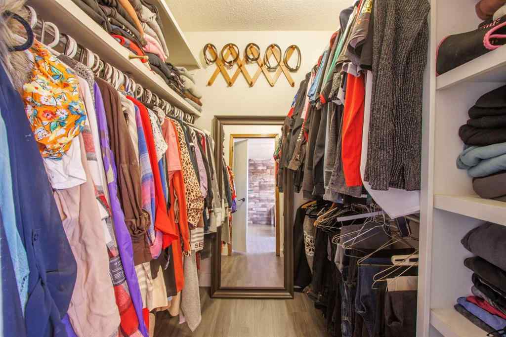 MLS® A2266902 - 88 Woodford Close SW in Woodbine Calgary, Residential