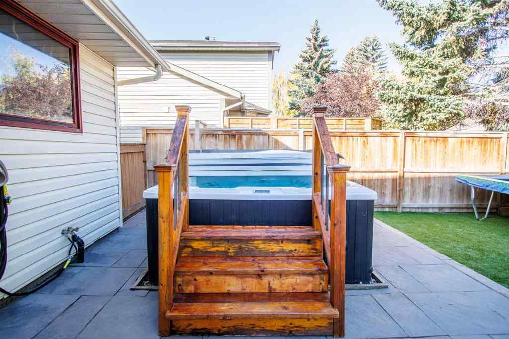 MLS® A2266902 - 88 Woodford Close SW in Woodbine Calgary, Residential