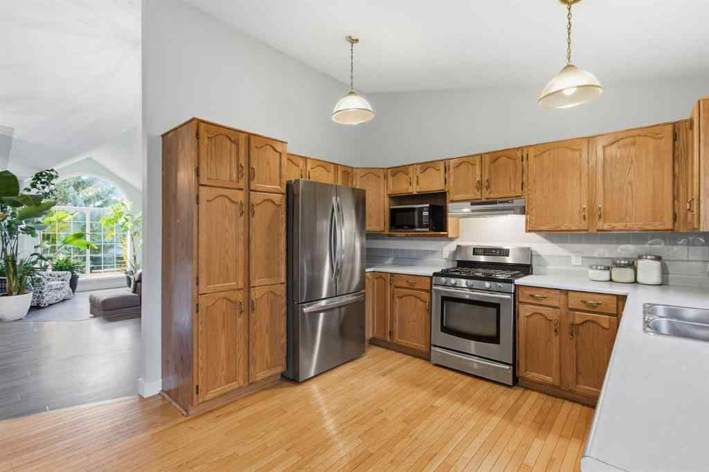 MLS® A2266902 - 88 Woodford Close SW in Woodbine Calgary, Residential