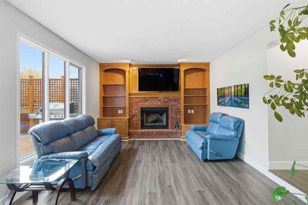 MLS® A2266902 - 88 Woodford Close SW in Woodbine Calgary, Residential