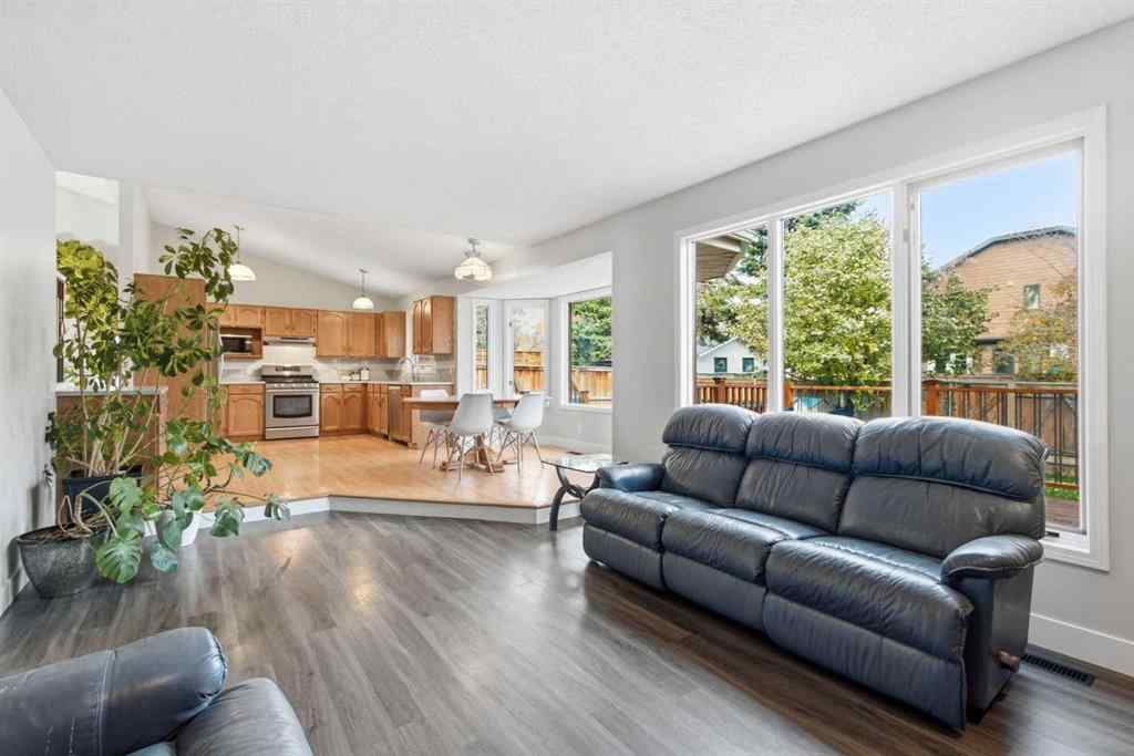 MLS® A2266902 - 88 Woodford Close SW in Woodbine Calgary, Residential