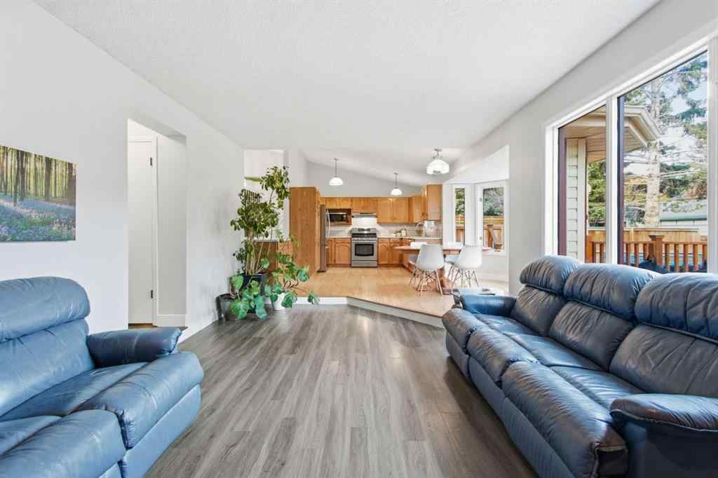 MLS® A2266902 - 88 Woodford Close SW in Woodbine Calgary, Residential