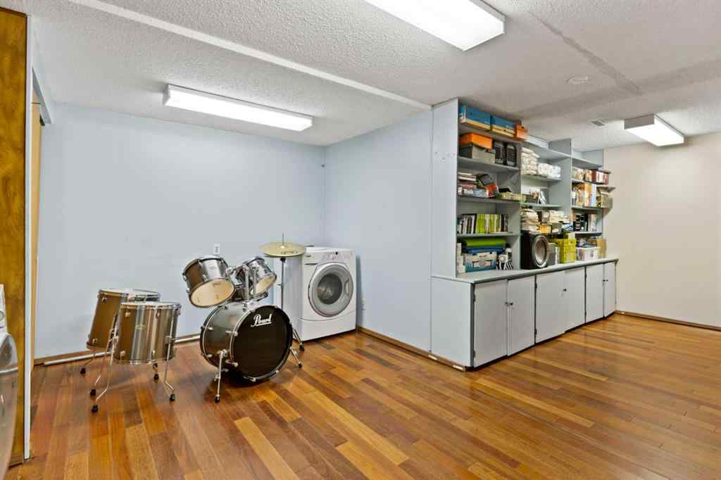 MLS&reg; # A2266904 - 89 Edgedale Drive NW in Edgemont Calgary, Residential Open Houses