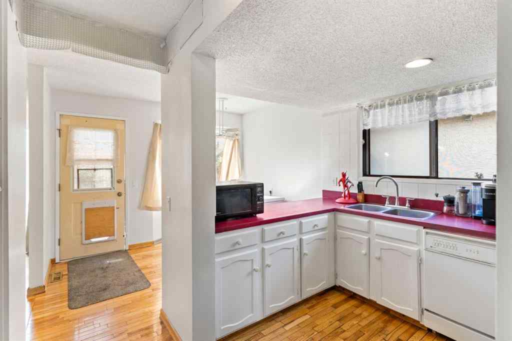 MLS&reg; # A2266904 - 89 Edgedale Drive NW in Edgemont Calgary, Residential Open Houses