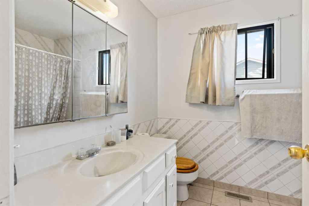 MLS&reg; # A2266904 - 89 Edgedale Drive NW in Edgemont Calgary, Residential Open Houses