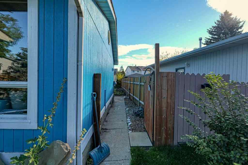 MLS® A2266913 - 20 Falton Way NE in Falconridge Calgary, Residential