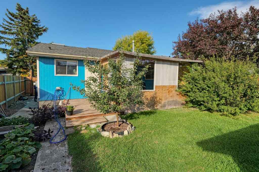 MLS® A2266913 - 20 Falton Way NE in Falconridge Calgary, Residential