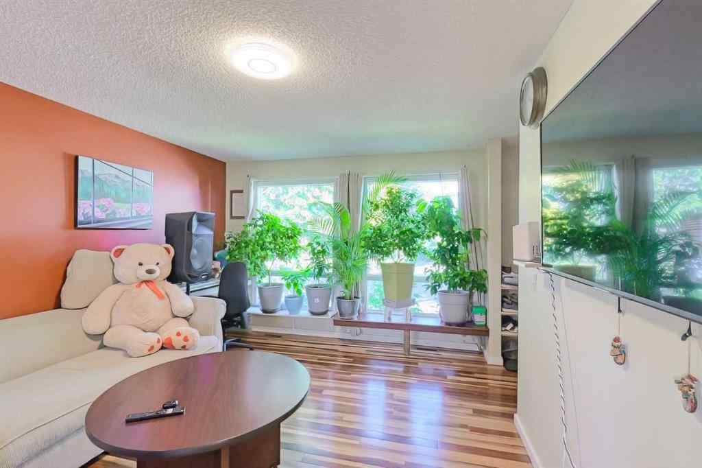 MLS® A2266913 - 20 Falton Way NE in Falconridge Calgary, Residential