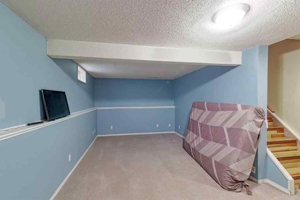 MLS® A2266913 - 20 Falton Way NE in Falconridge Calgary, Residential