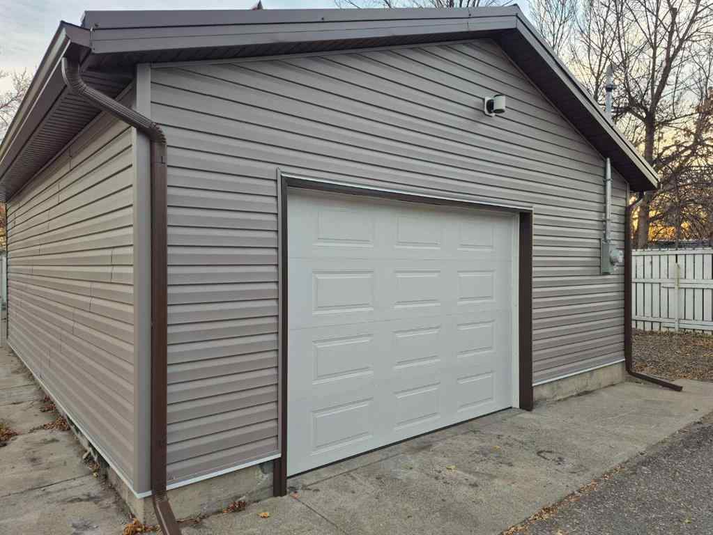 MLS® A2266926 - 1605 3 Avenue N in Westminster Lethbridge, Residential