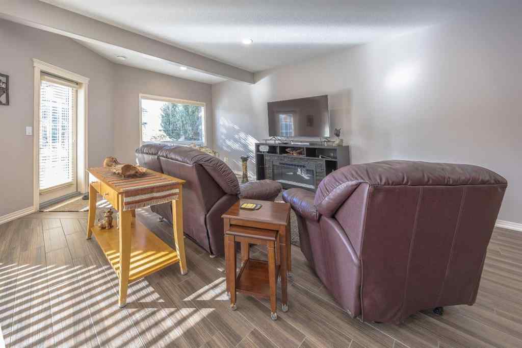 MLS® A2266930 - 17 River Ridge Link NW in Northwest Crescent Heights Medicine Hat, Residential