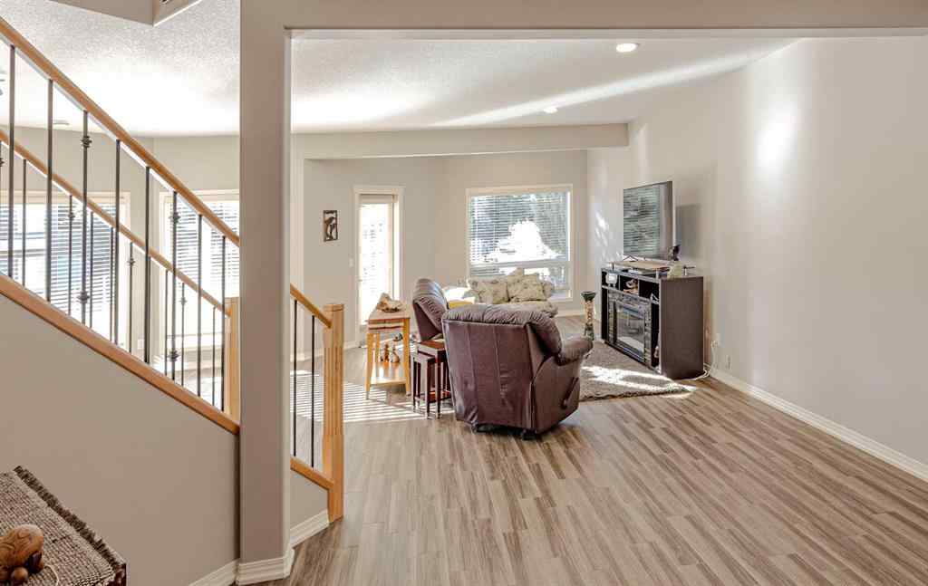 MLS® A2266930 - 17 River Ridge Link NW in Northwest Crescent Heights Medicine Hat, Residential