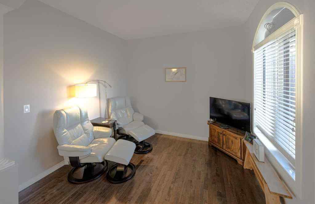 MLS® A2266930 - 17 River Ridge Link NW in Northwest Crescent Heights Medicine Hat, Residential