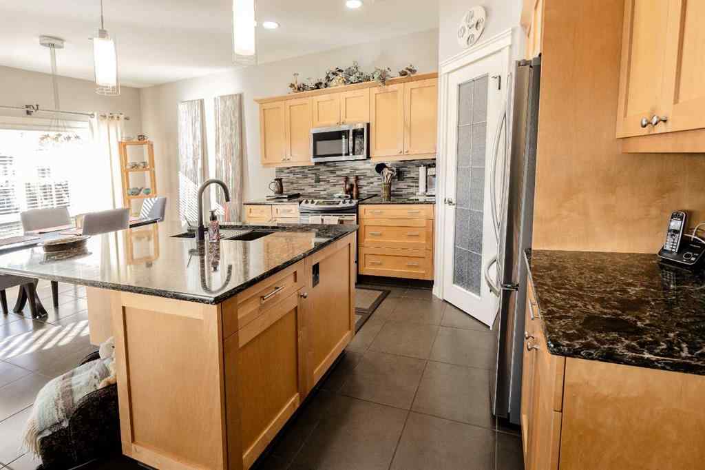 MLS® A2266930 - 17 River Ridge Link NW in Northwest Crescent Heights Medicine Hat, Residential