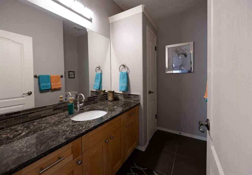 MLS® A2266930 - 17 River Ridge Link NW in Northwest Crescent Heights Medicine Hat, Residential