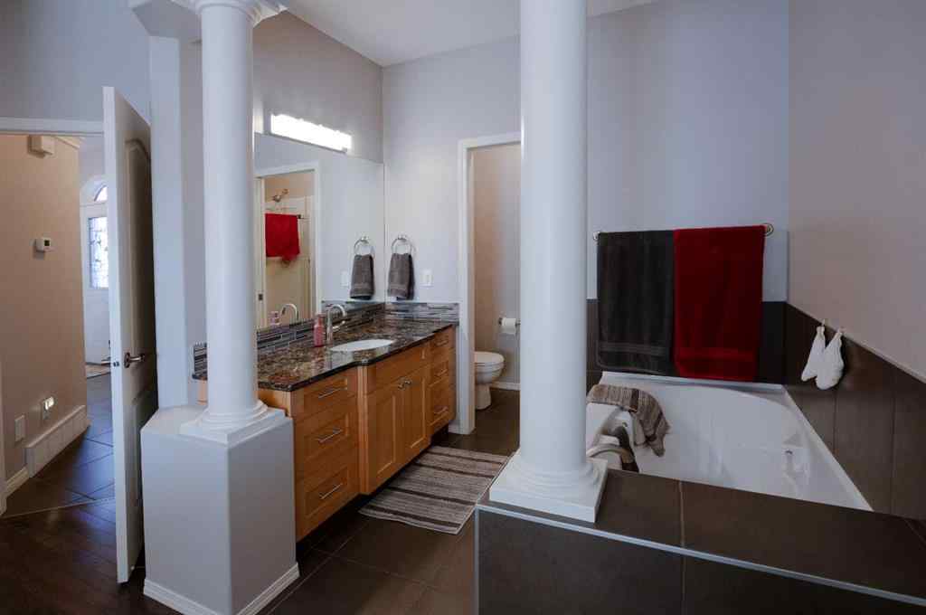 MLS® A2266930 - 17 River Ridge Link NW in Northwest Crescent Heights Medicine Hat, Residential