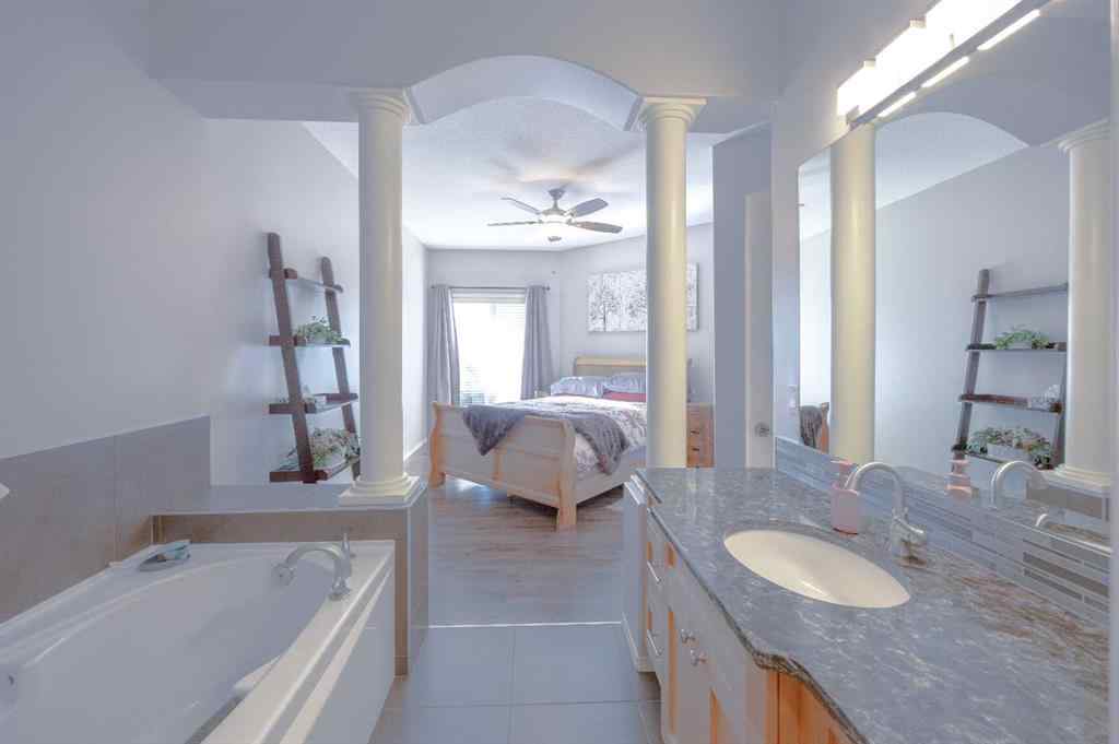 MLS® A2266930 - 17 River Ridge Link NW in Northwest Crescent Heights Medicine Hat, Residential