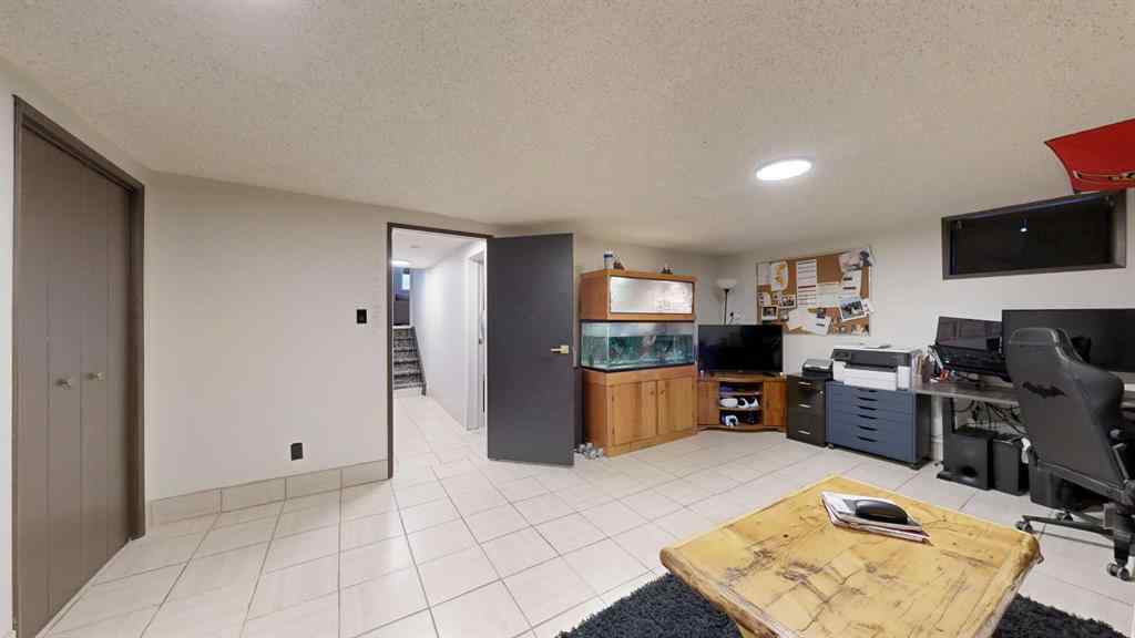 MLS® A2266934 - 6117 51 Avenue  in Rosedale Stettler, Residential