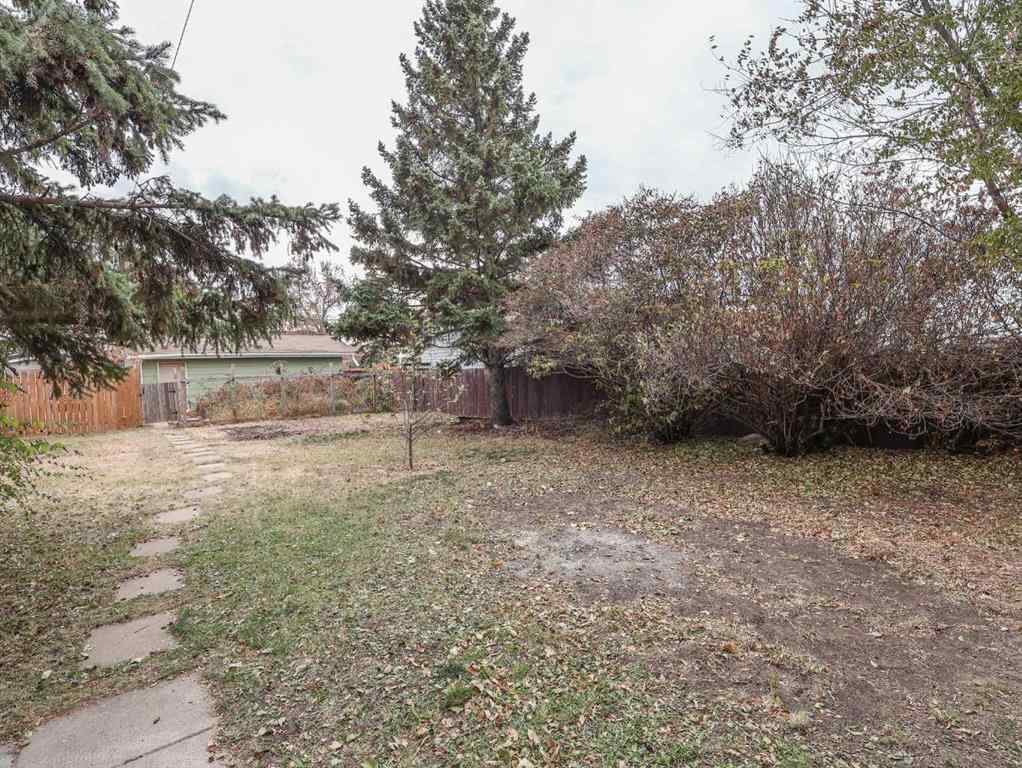 MLS® A2266934 - 6117 51 Avenue  in Rosedale Stettler, Residential